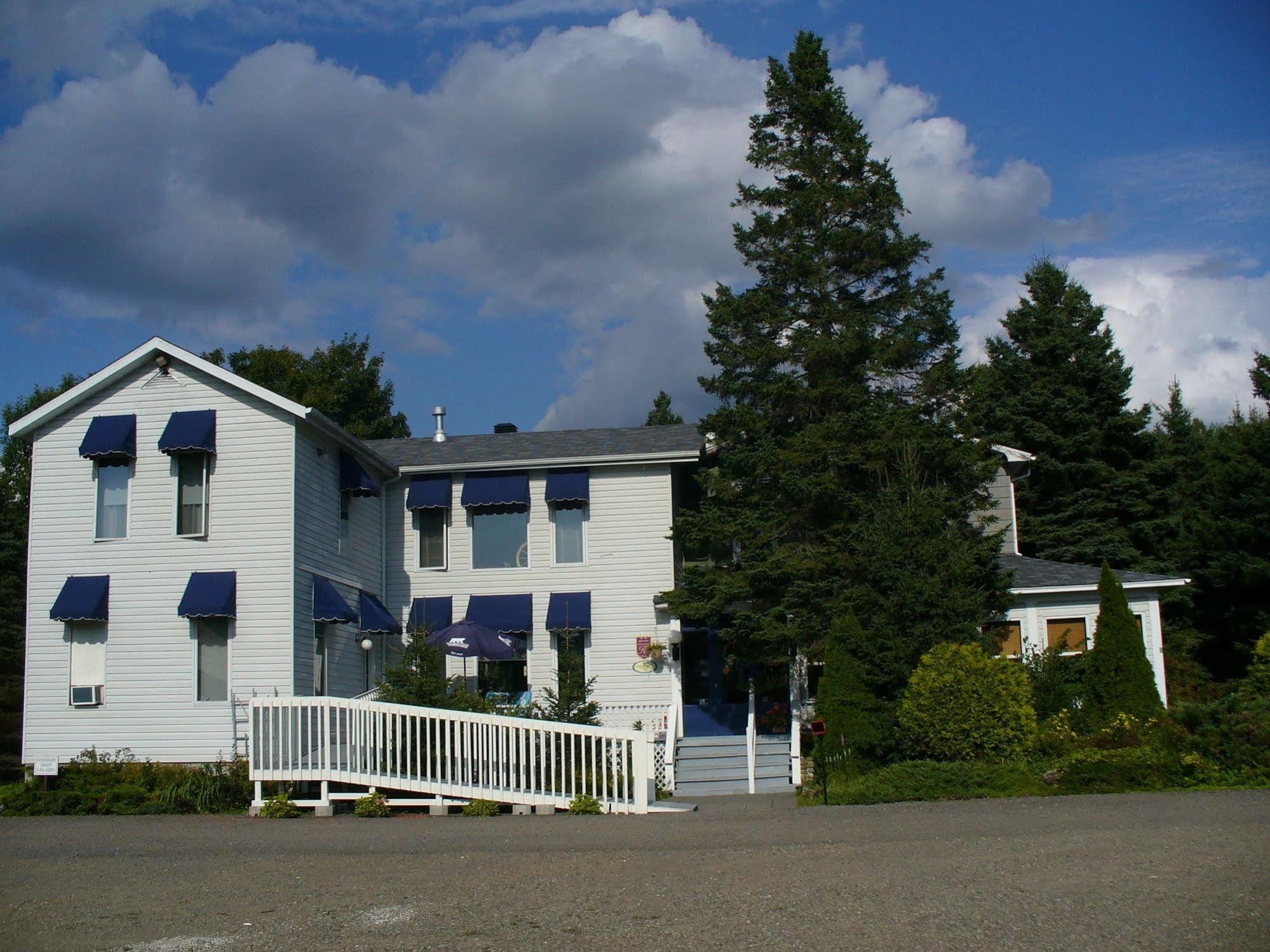 Auberge Clos-Joli Морин-Хайтс Экстерьер фото